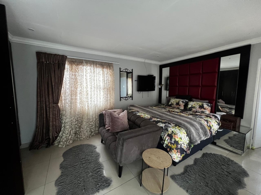 8 Bedroom Property for Sale in Abbotsford Eastern Cape